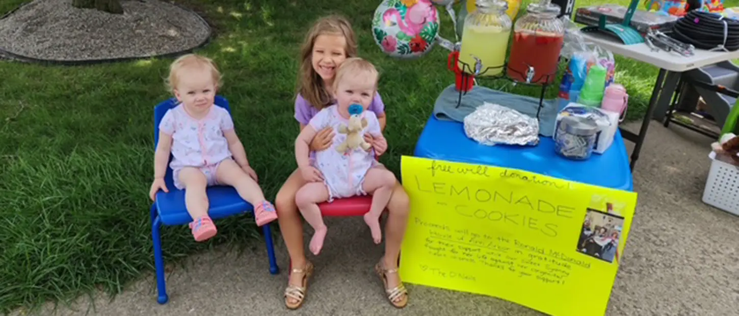 Family lemonade stand